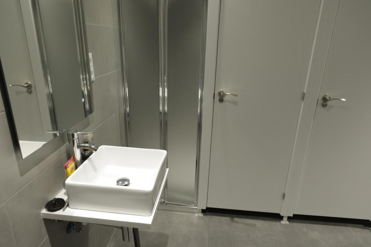 Madriz Hostel Екстер'єр фото