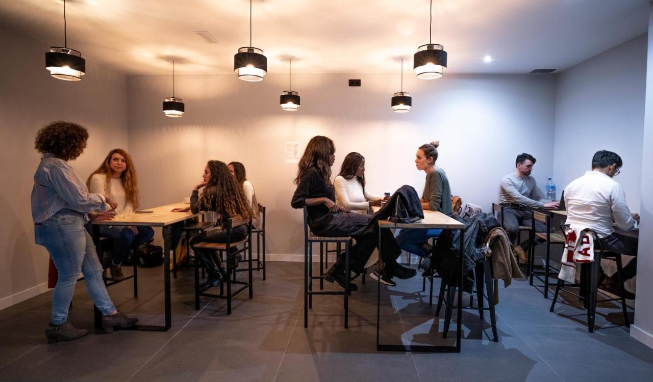 Madriz Hostel Екстер'єр фото