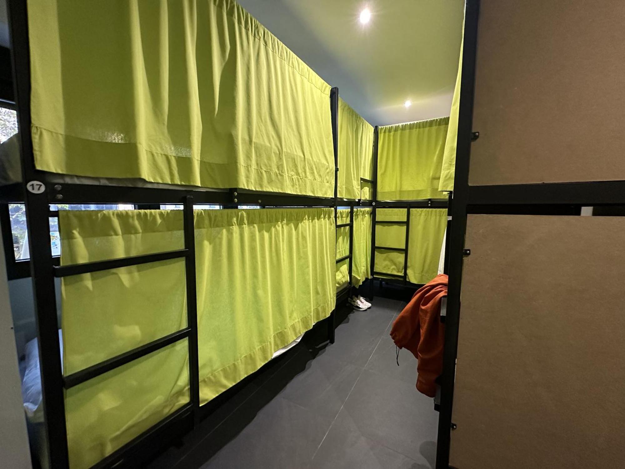 Madriz Hostel Екстер'єр фото