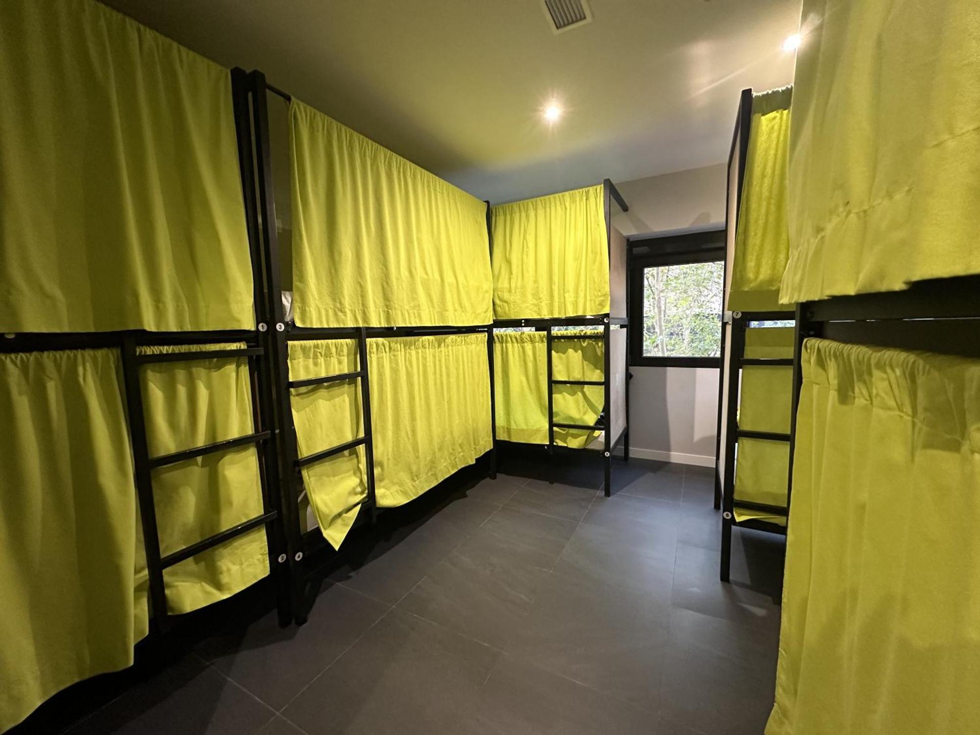 Madriz Hostel Екстер'єр фото