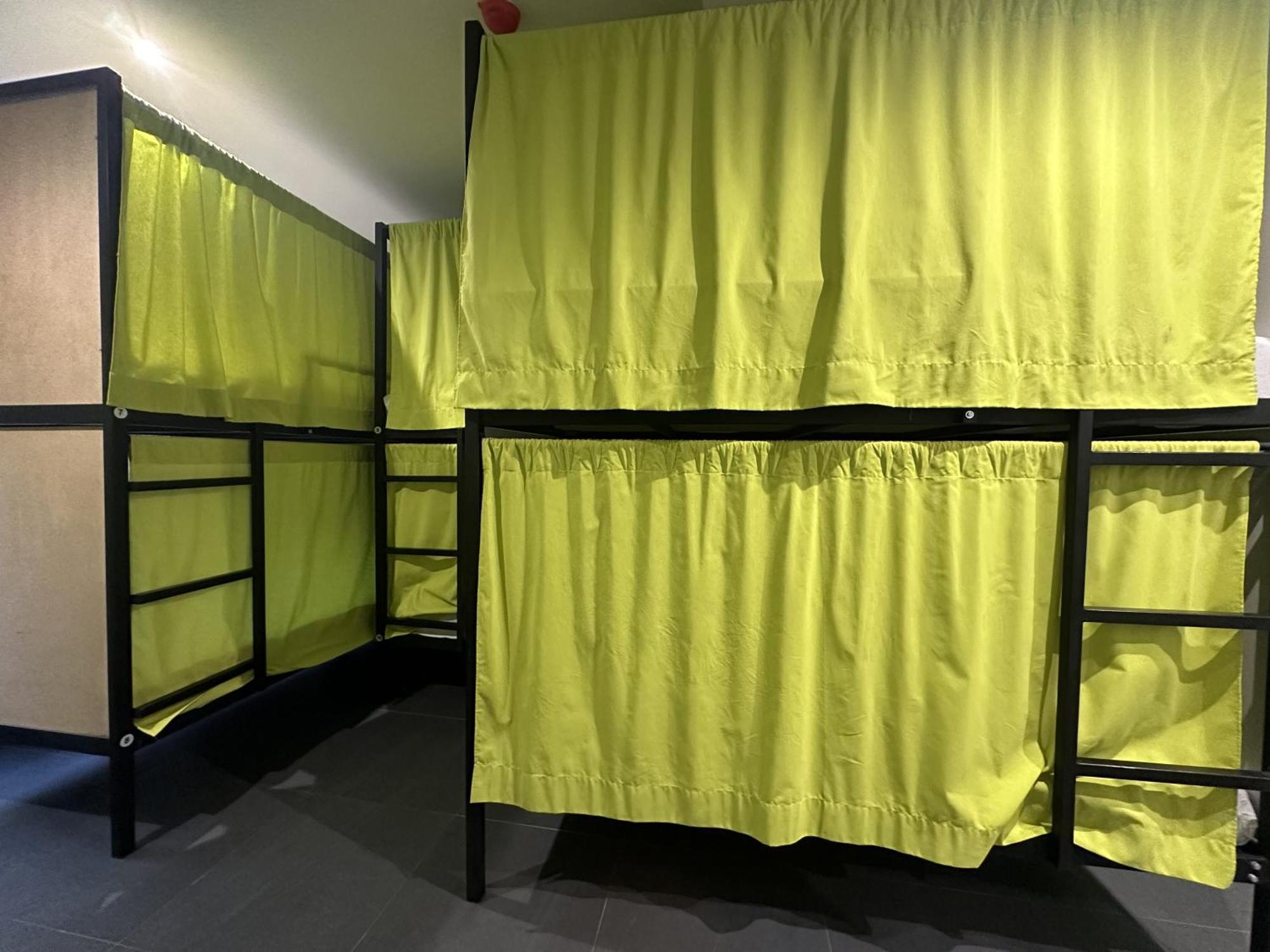 Madriz Hostel Екстер'єр фото