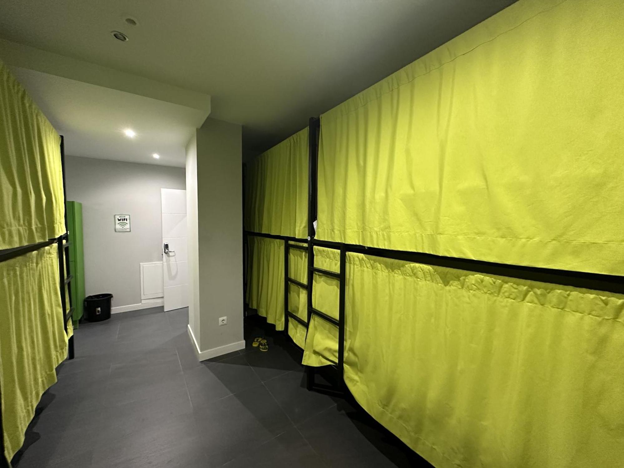 Madriz Hostel Екстер'єр фото
