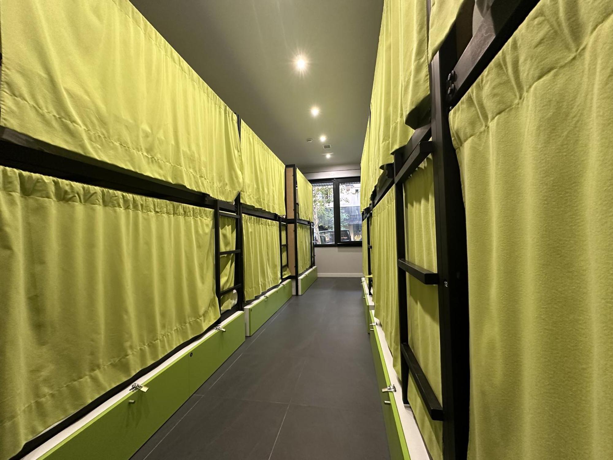 Madriz Hostel Екстер'єр фото